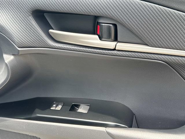 New 2026 Toyota Camry Hybrid w/ Convenience Package FWD image 17