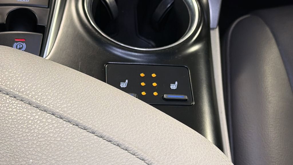 Used 2018 Toyota Camry XLE image 21