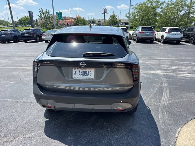 Used 2025 Nissan Kicks SV AWD/4WD image 9