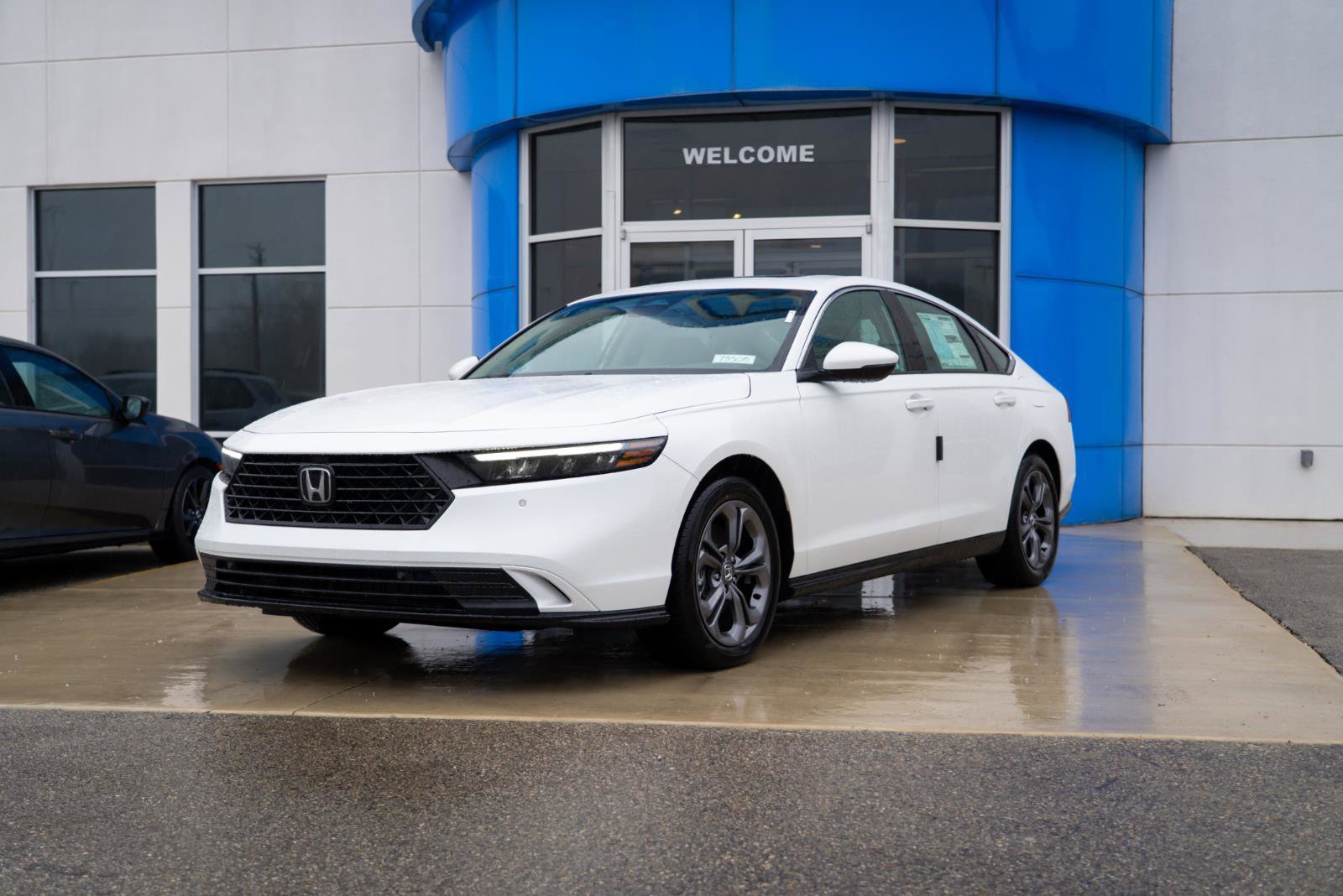 New 2025 Honda Accord EX-L image 2