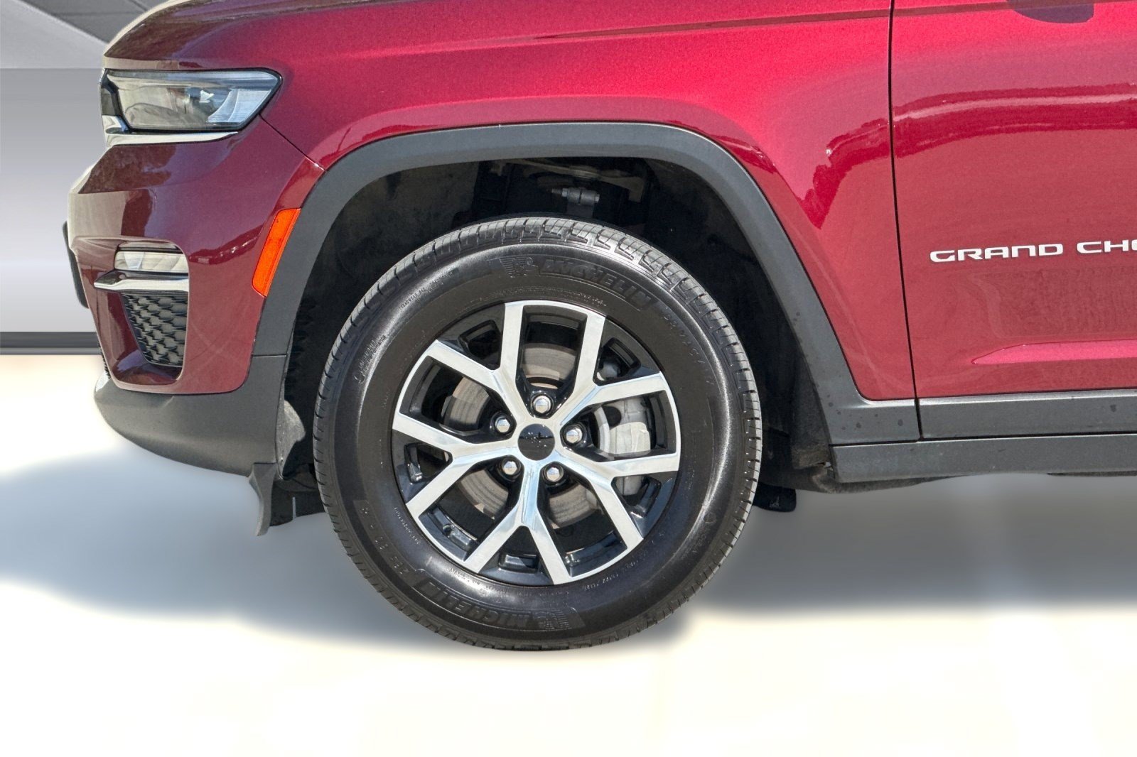 Used 2024 Jeep Grand Cherokee Limited AWD/4WD image 11