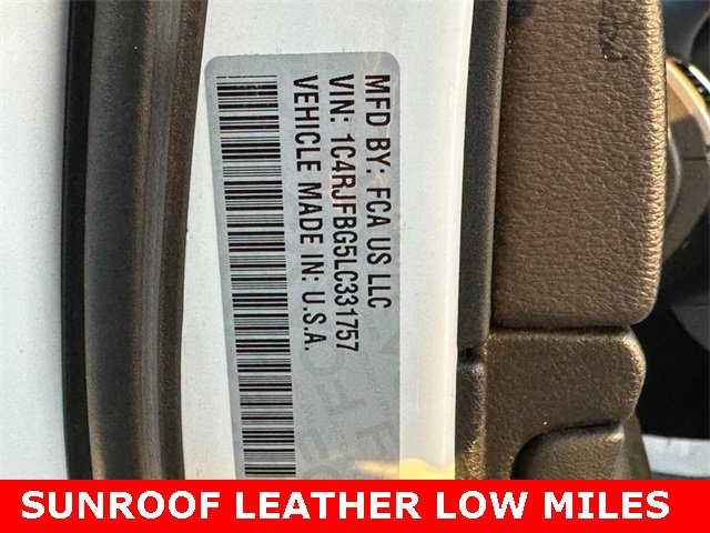 Used 2020 Jeep Grand Cherokee Limited w/ Premium Lighting Group image 26