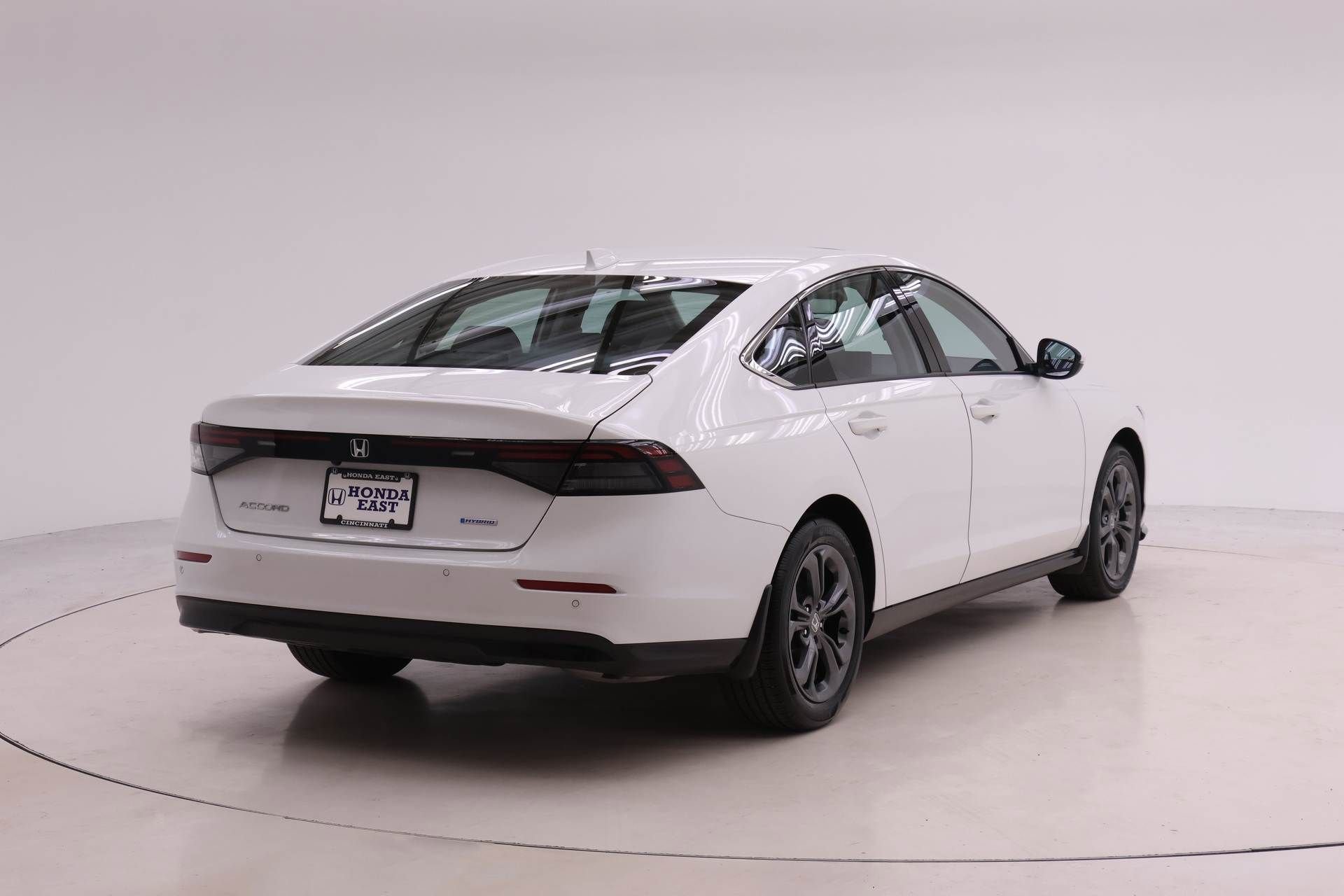 Certified 2025 Honda Accord EX-L image 2