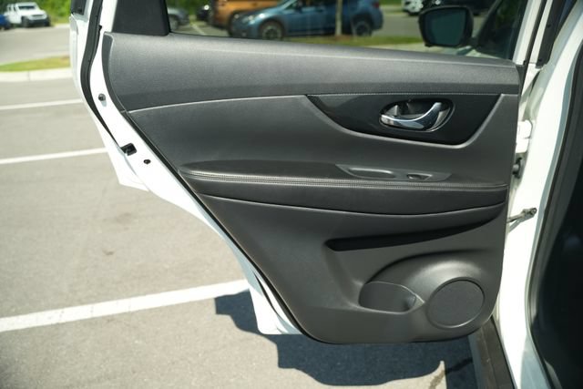 Used 2019 Nissan Rogue SL w/ Premium Package AWD/4WD image 16