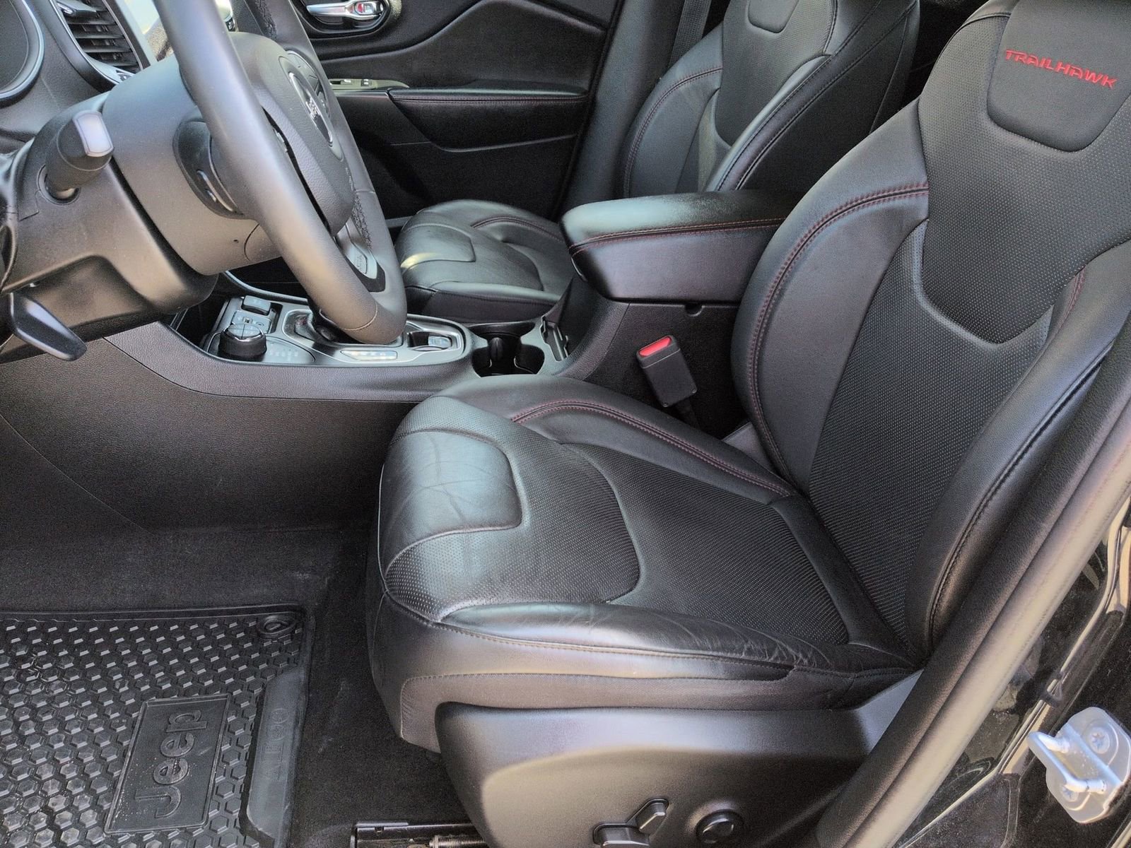 Used 2021 Jeep Cherokee Trailhawk image 20