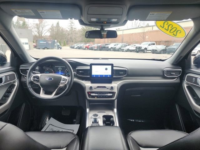 Used 2022 Ford Explorer XLT w/ Equipment Group 202A image 20