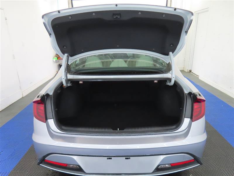 Used 2023 Hyundai Sonata SE w/ Preferred Accessory Package FWD image 12