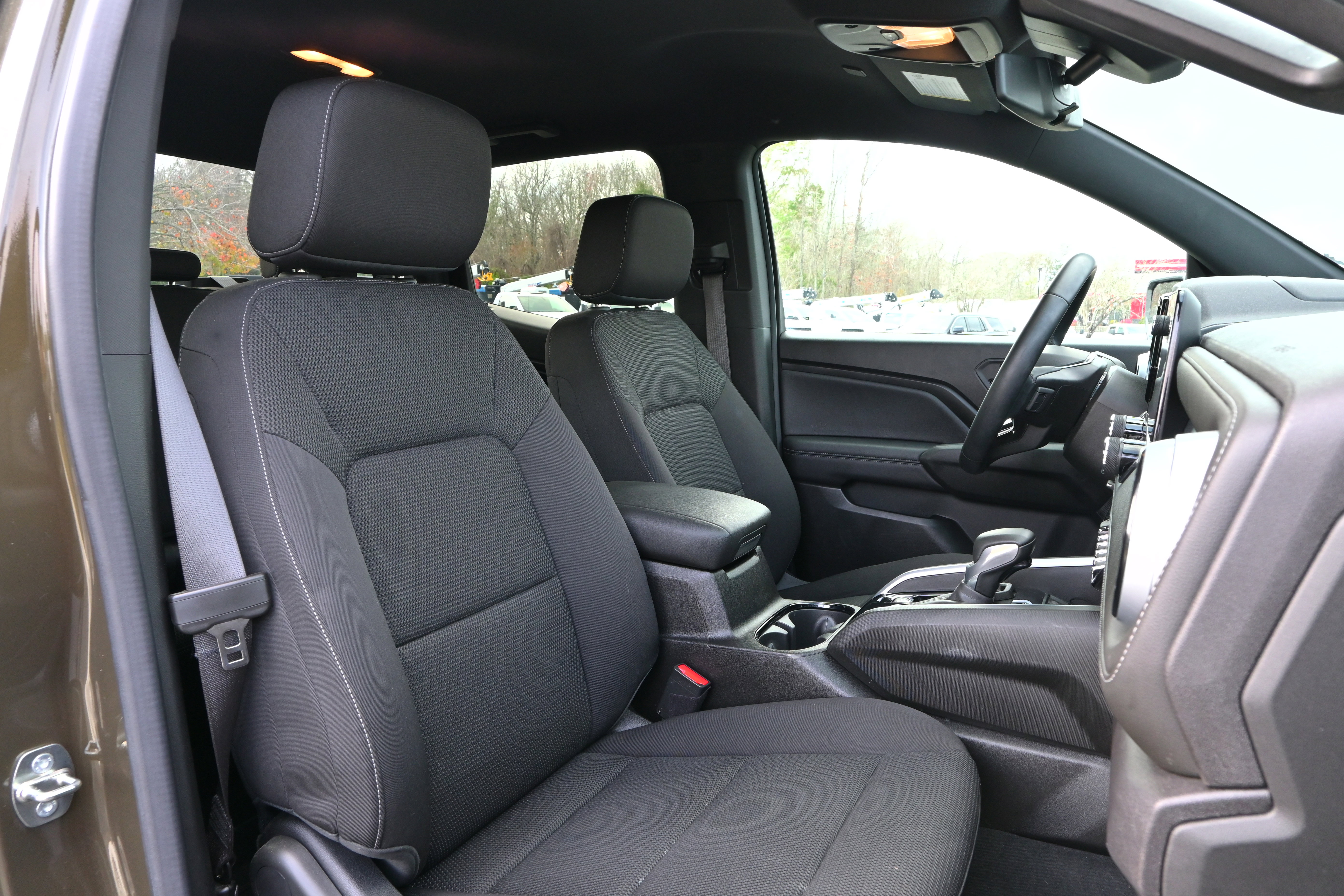 Used 2023 Chevrolet Colorado LT image 9