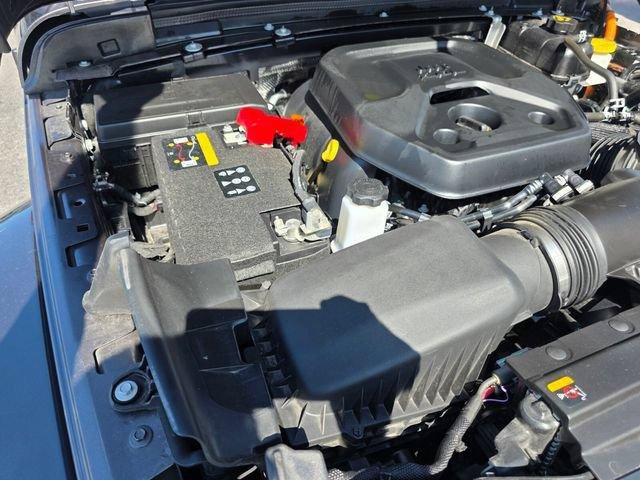 Used 2025 Jeep Wrangler Unlimited Sahara AWD/4WD image 20