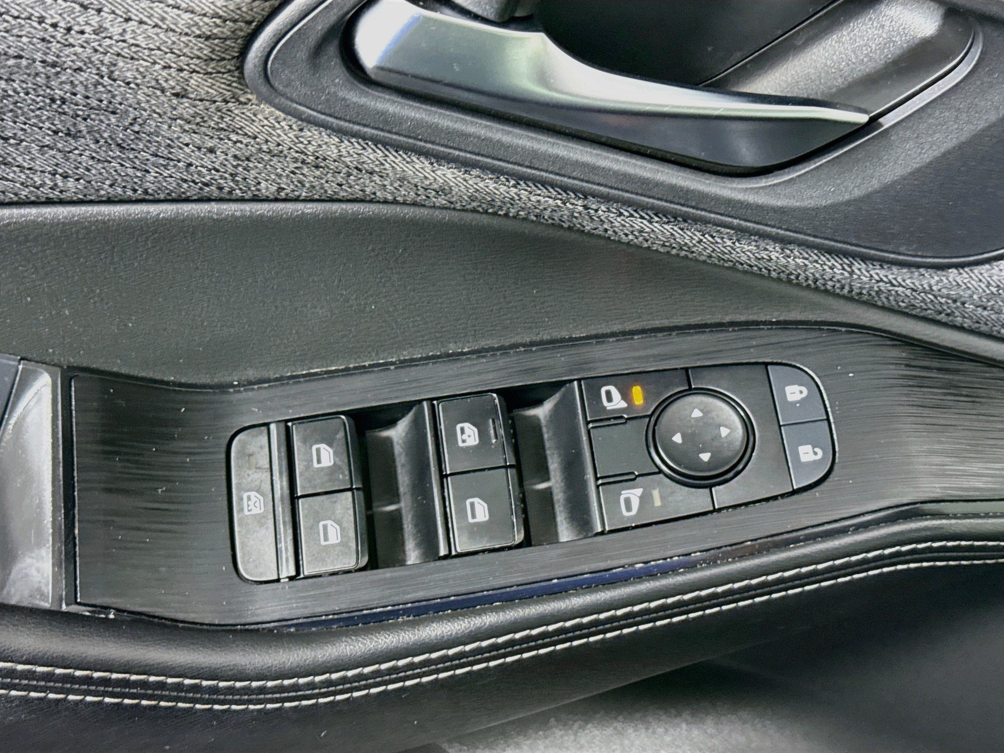 Used 2022 Nissan Rogue SV FWD image 24