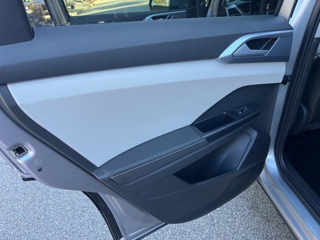 New 2026 Volkswagen Taos SE image 13