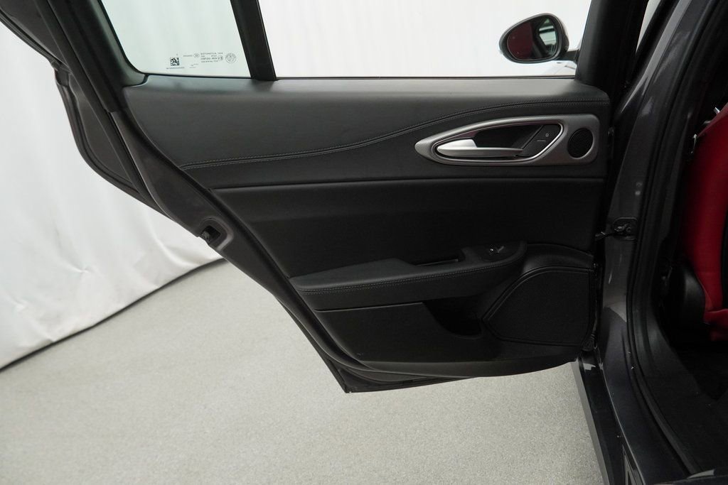 Used 2024 Alfa Romeo Giulia Veloce image 41