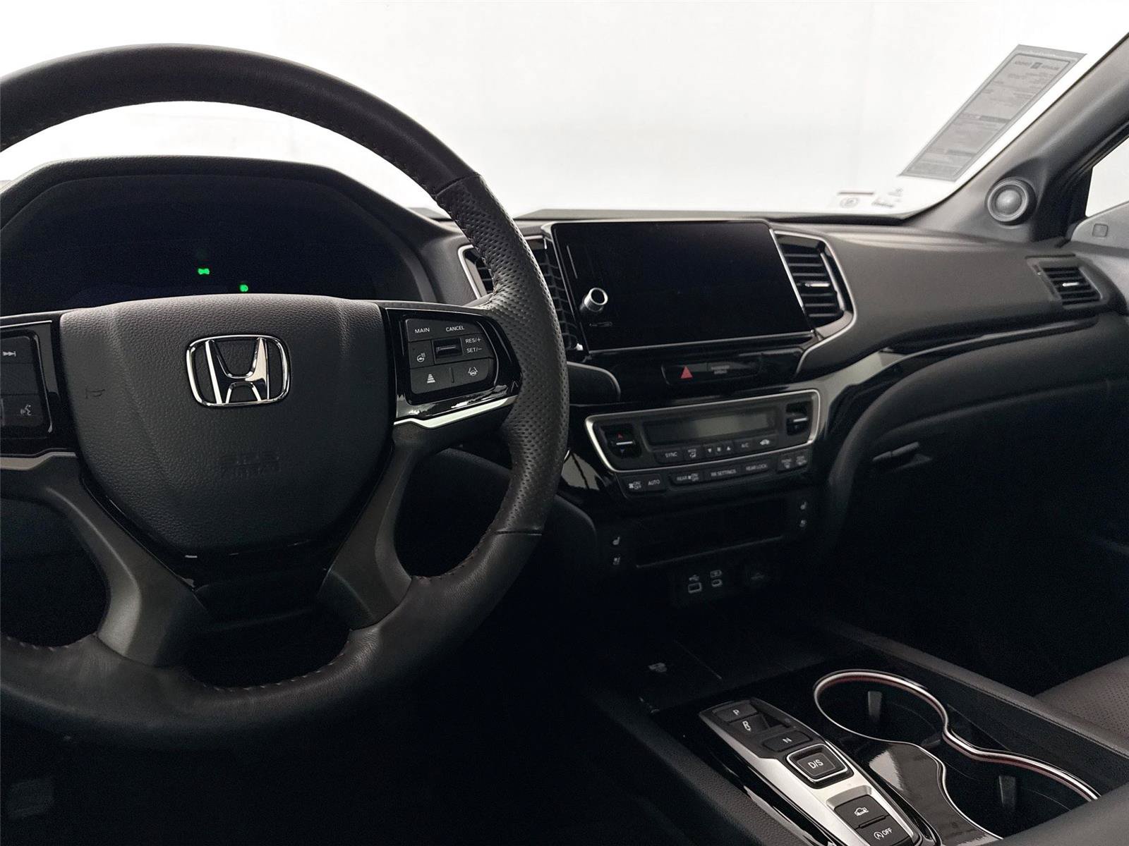 Used 2025 Honda Ridgeline Black Edition image 32