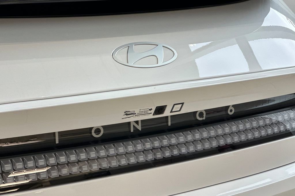 New 2025 Hyundai Ioniq 6 SEL image 7