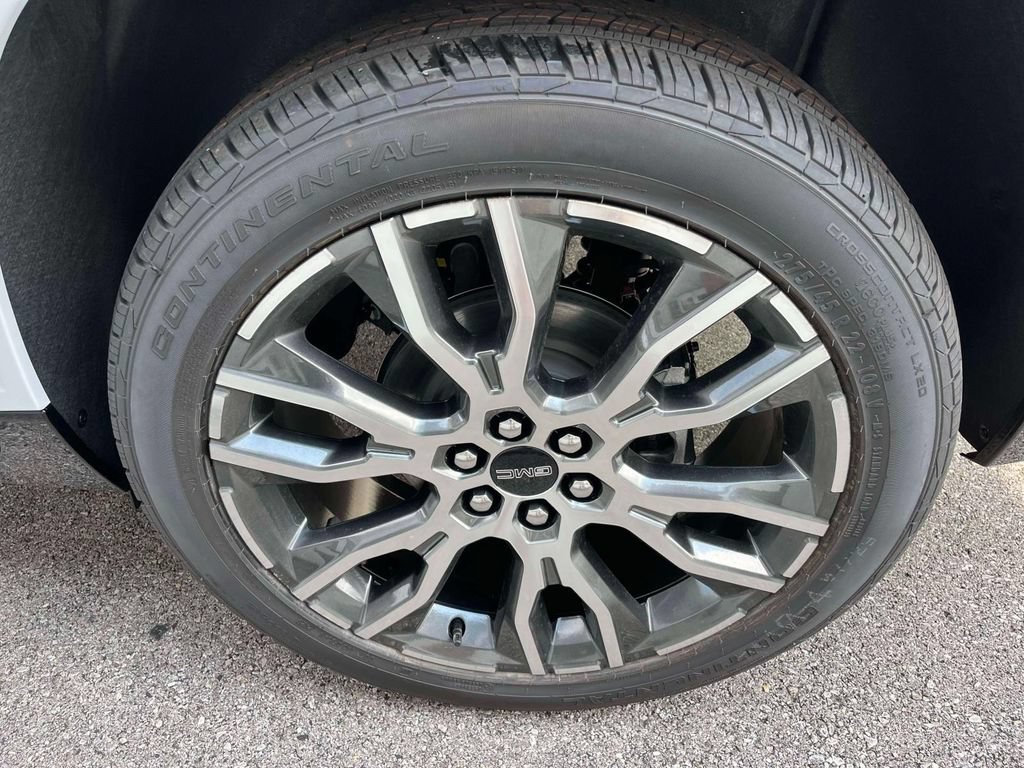 New 2027 GMC Acadia Denali Ultimate w/ LPO, Floor Liner Package AWD/4WD image 11
