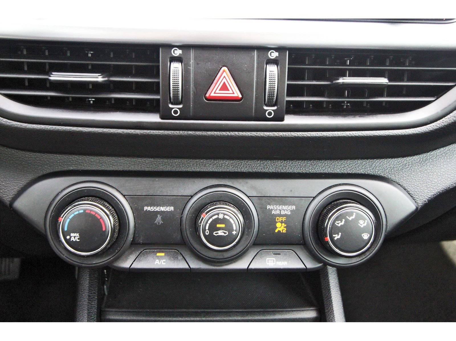 Used 2024 Kia Forte LXS image 27