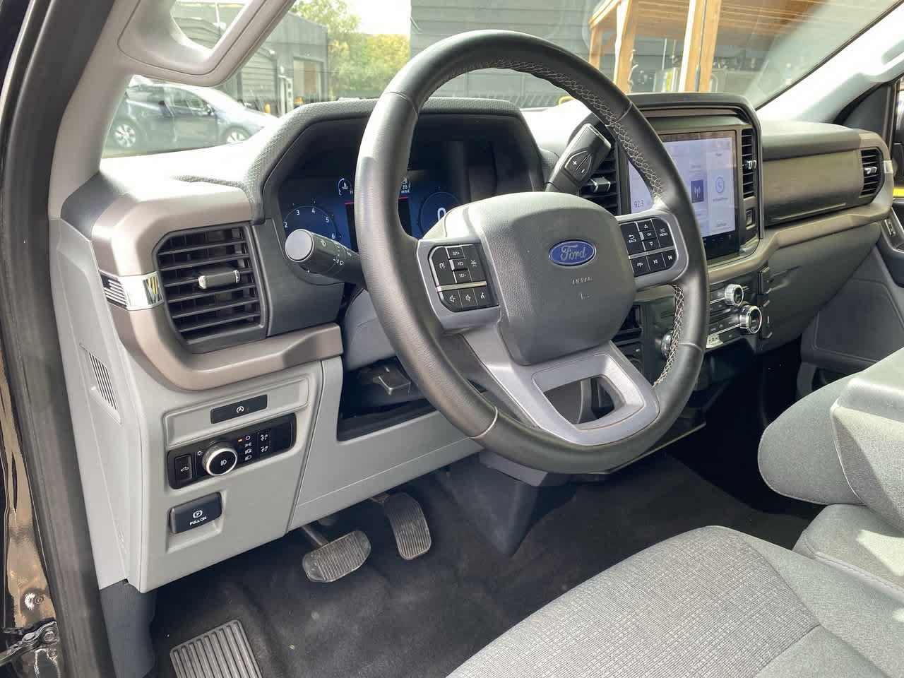 Used 2025 Ford F150 XLT AWD/4WD image 2