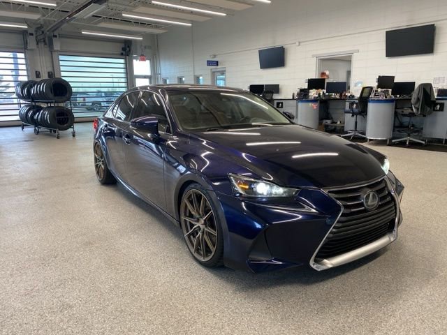 Used 2017 Lexus IS 300 300 w/ Premium Package image 3