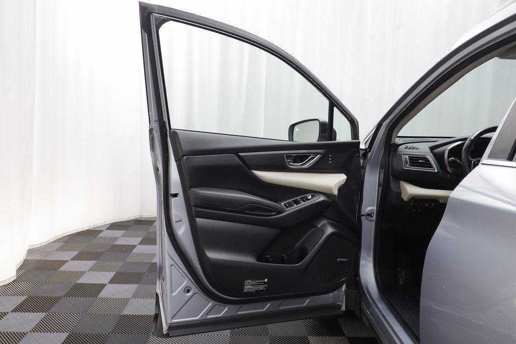 Used 2022 Subaru Ascent Limited w/ Technology Package image 4