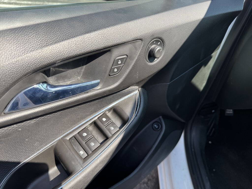 Used 2017 Chevrolet Cruze LT w/ Convenience Package image 7