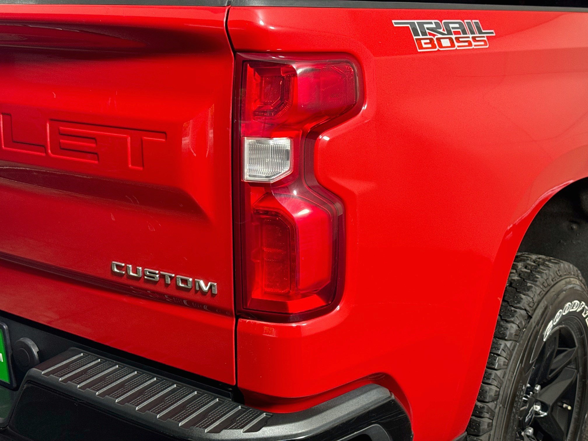 Used 2022 Chevrolet Silverado 1500 Custom Trail Boss w/ Safety Confidence Package AWD/4WD image 32