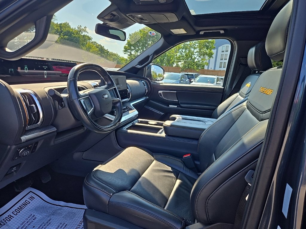 Used 2025 Ford Expedition Tremor AWD/4WD image 10