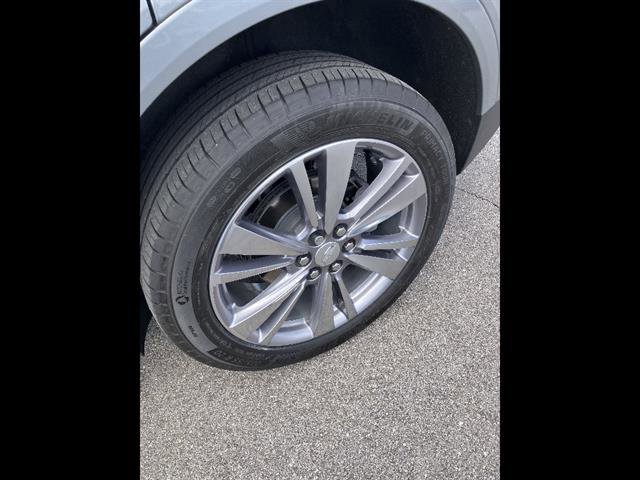 Certified 2023 Cadillac XT5 Premium Luxury w/ Technology Package AWD/4WD image 9