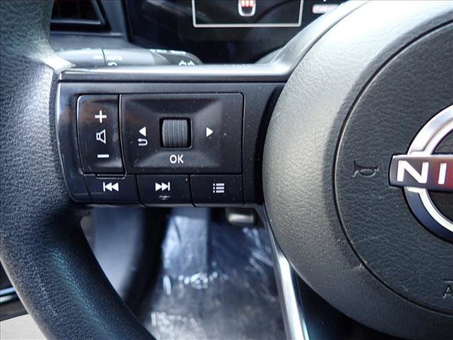 Used 2025 Nissan Kicks S FWD image 13