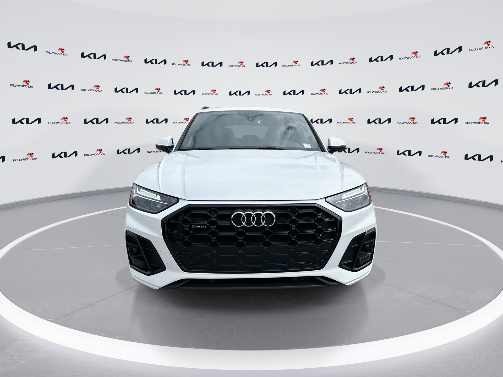 Used 2025 Audi Q5 2.0T Premium image 3