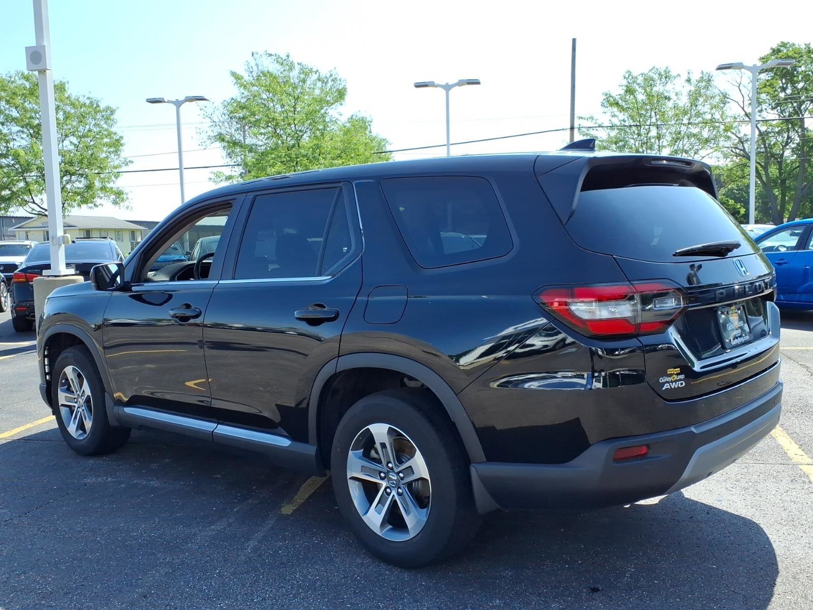 Used 2023 Honda Pilot EX-L image 11