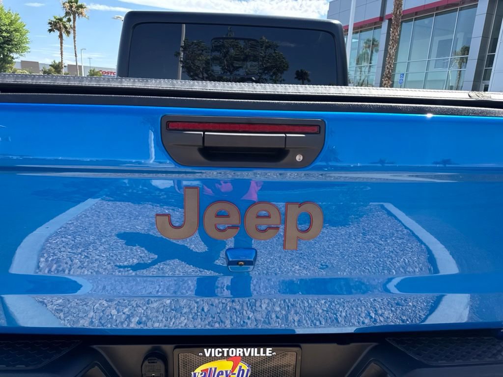 Used 2023 Jeep Gladiator Mojave w/ Trailer Tow Package AWD/4WD image 7