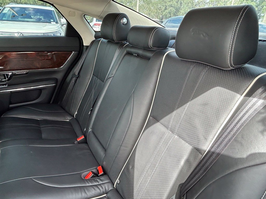 Used 2018 Jaguar XJ R-Sport RWD image 53