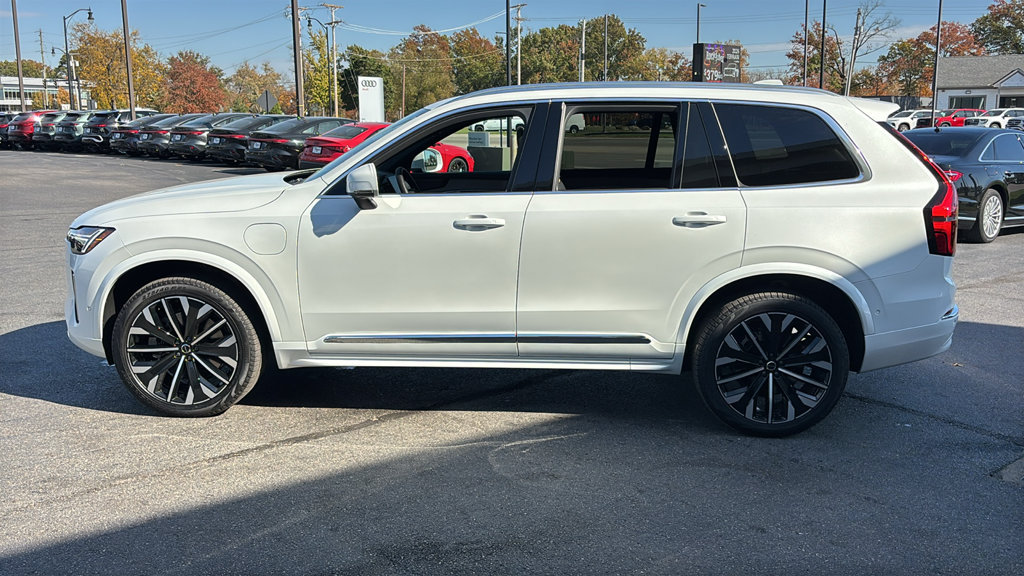 New 2027 Volvo XC90 T8 Plus AWD/4WD image 3