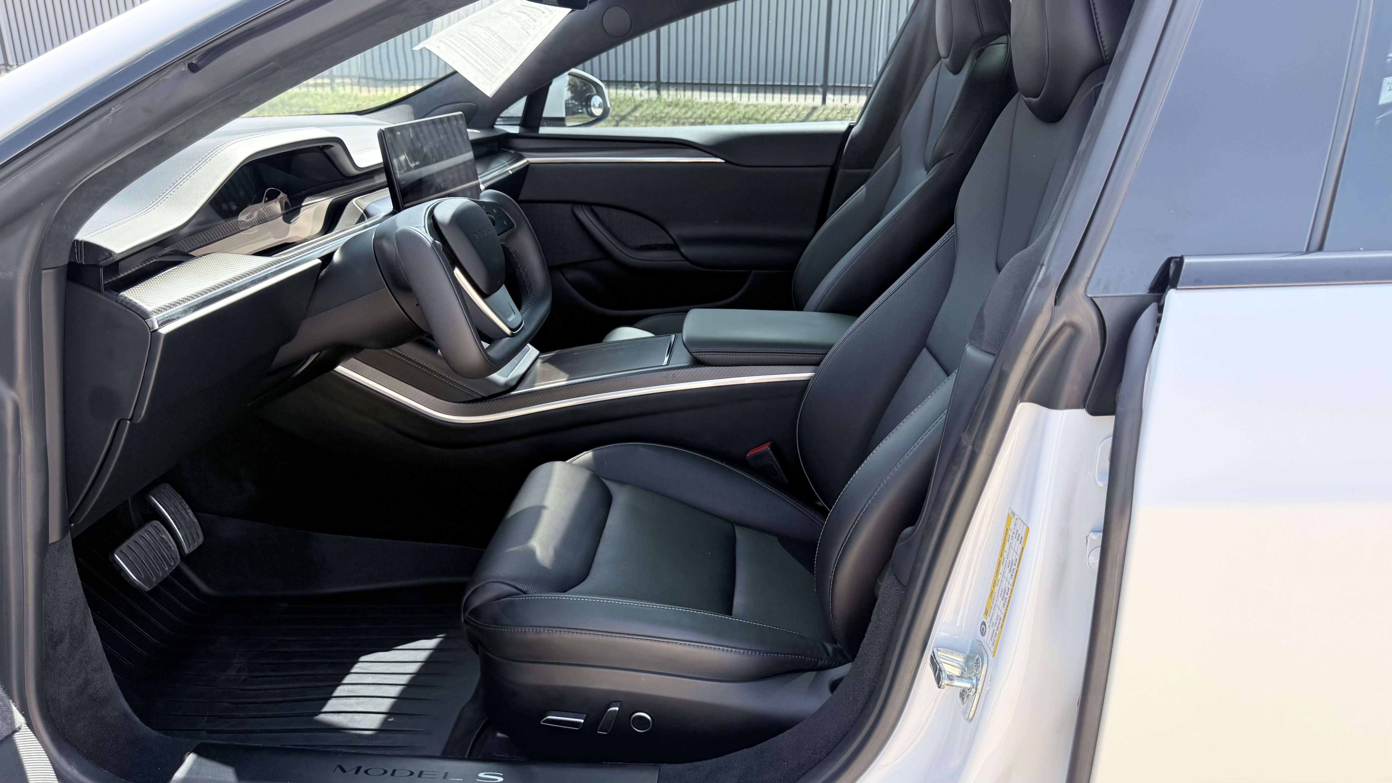 Used 2022 Tesla Model S Plaid image 27