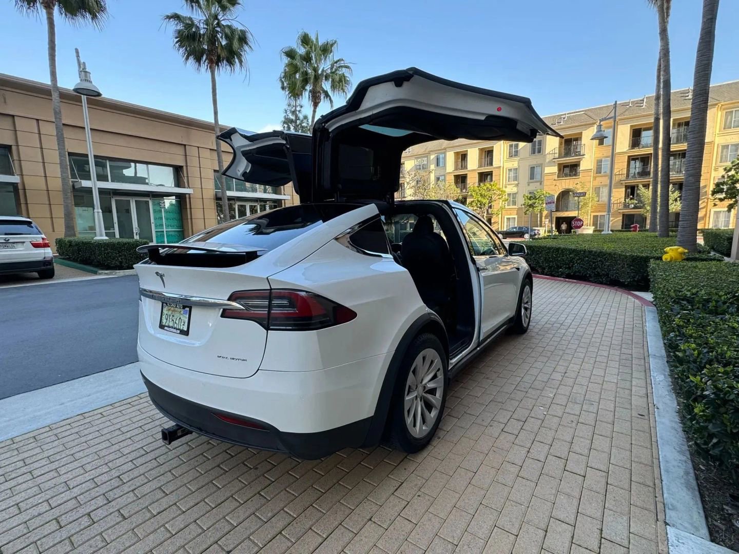 Used 2020 Tesla Model X Long Range AWD/4WD image 7