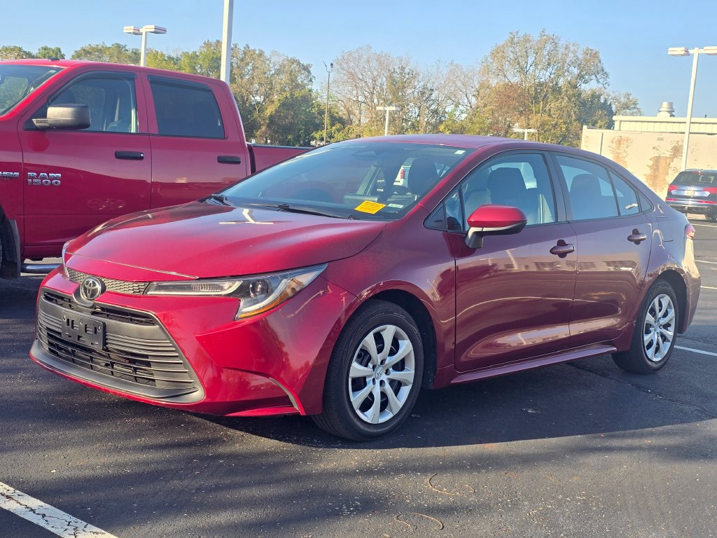 Used 2024 Toyota Corolla LE FWD image 3