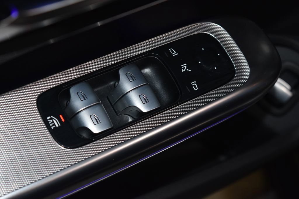 Certified 2024 Mercedes-Benz CLE 300 4MATIC Cabriolet image 6