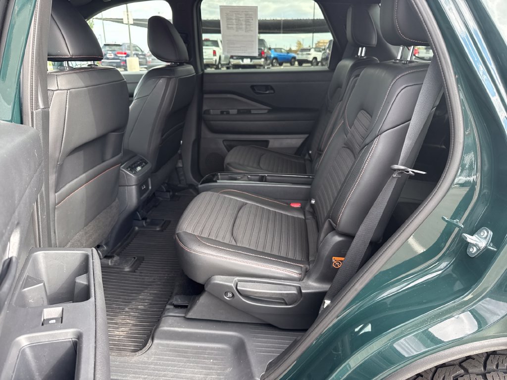 Used 2025 Nissan Pathfinder Rock Creek AWD/4WD image 25