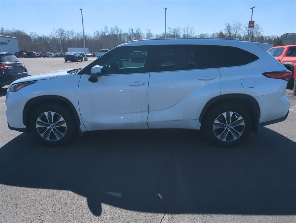 Used 2021 Toyota Highlander XLE image 5