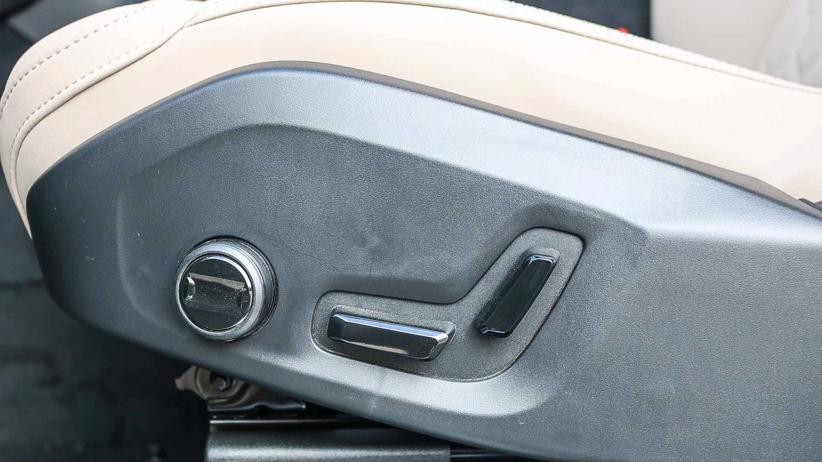 New 2026 Volvo XC90 T8 Plus AWD/4WD image 21