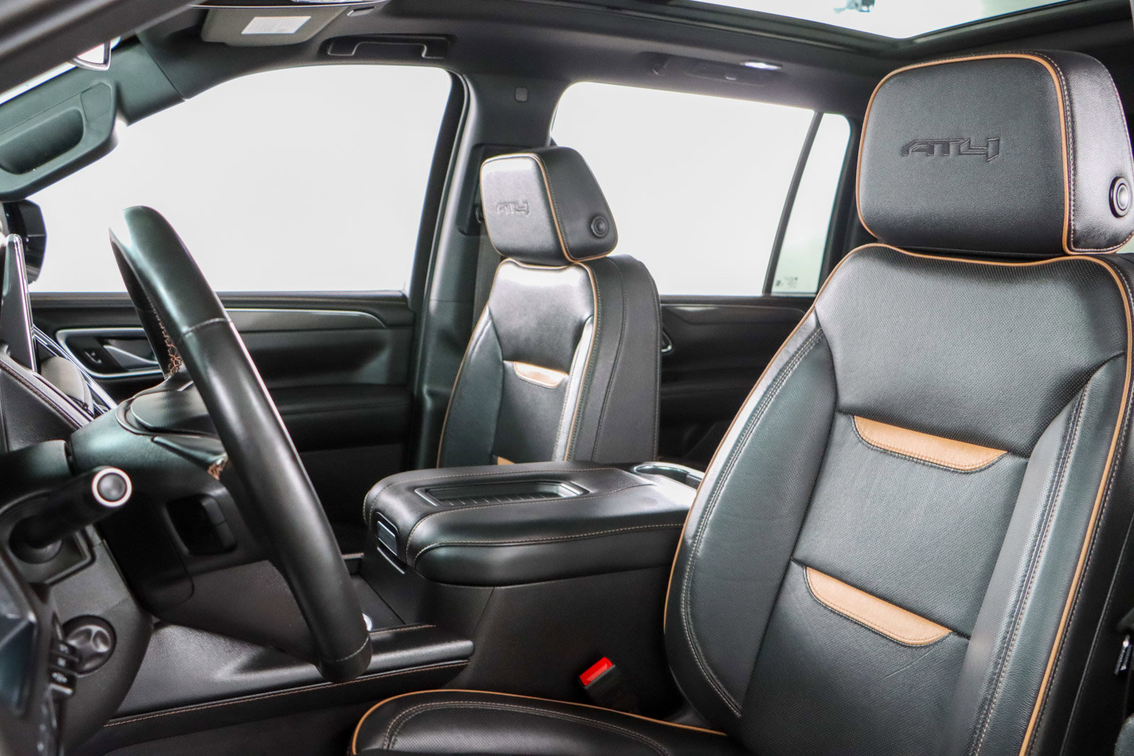 Used 2024 GMC Yukon XL AT4 w/ Technology Package image 27