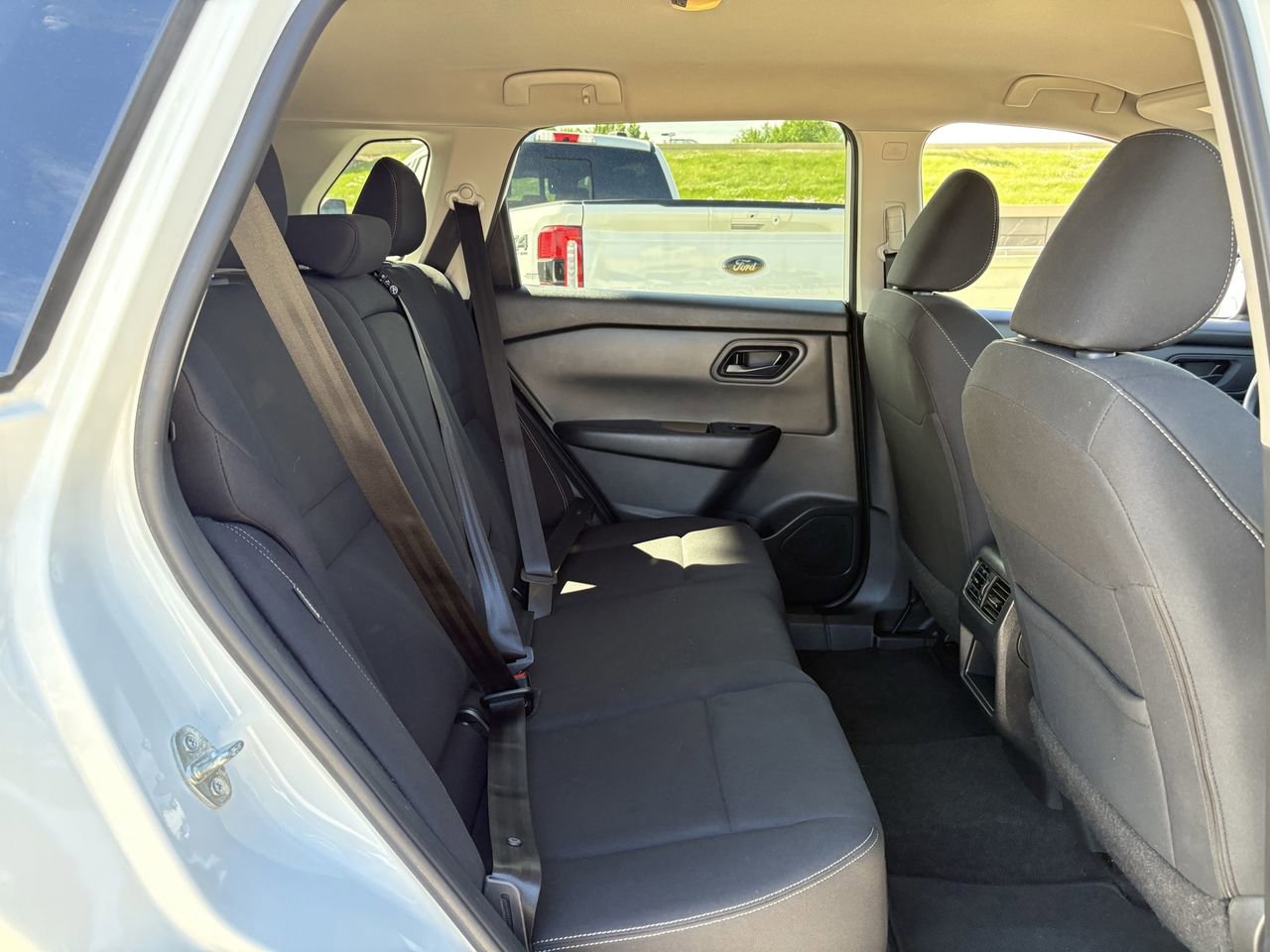 Used 2024 Nissan Rogue S image 28