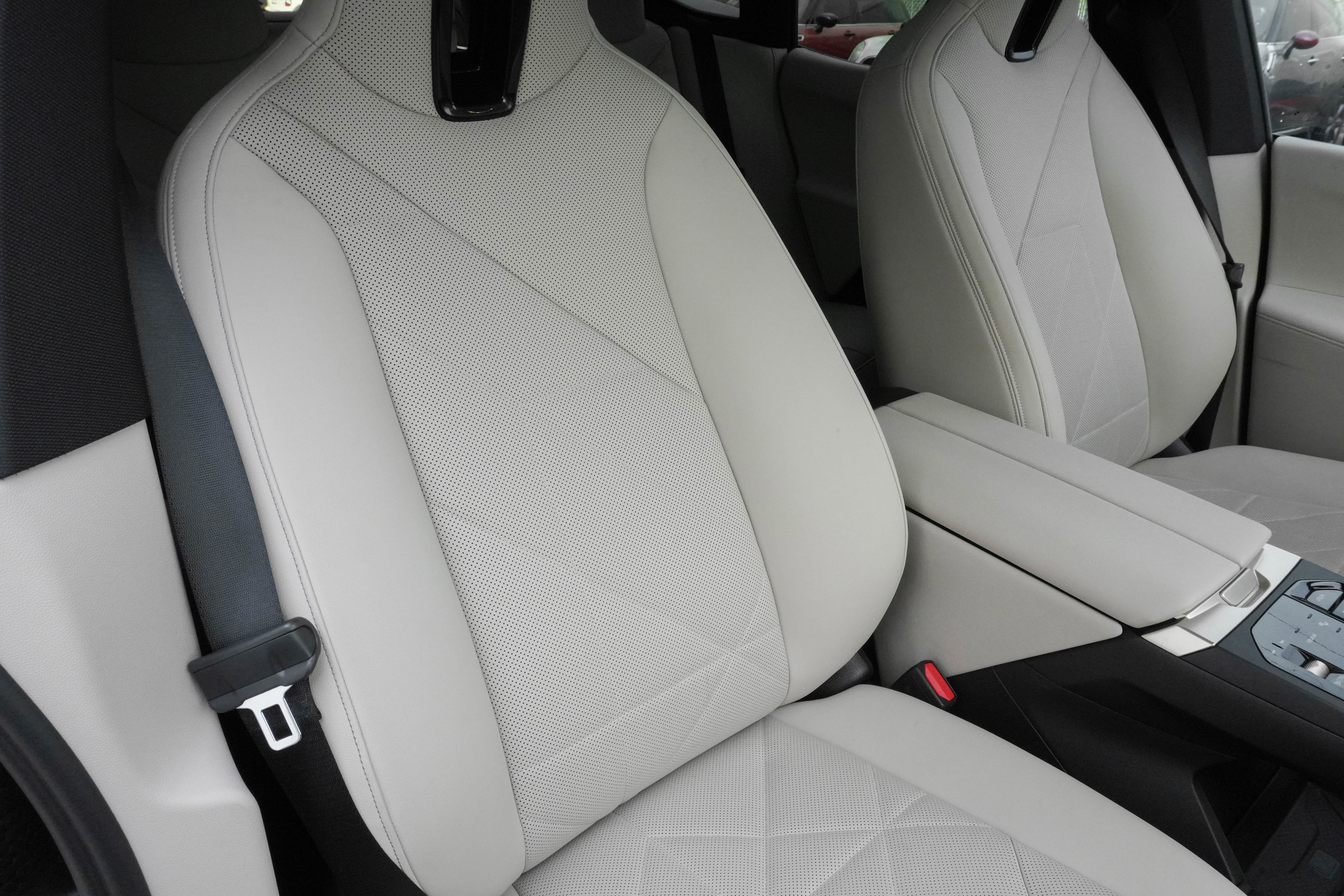 Certified 2024 BMW iX xDrive50 w/ Premium Package image 14