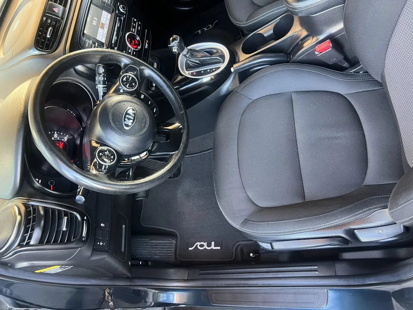 Used 2017 Kia Soul + FWD image 11