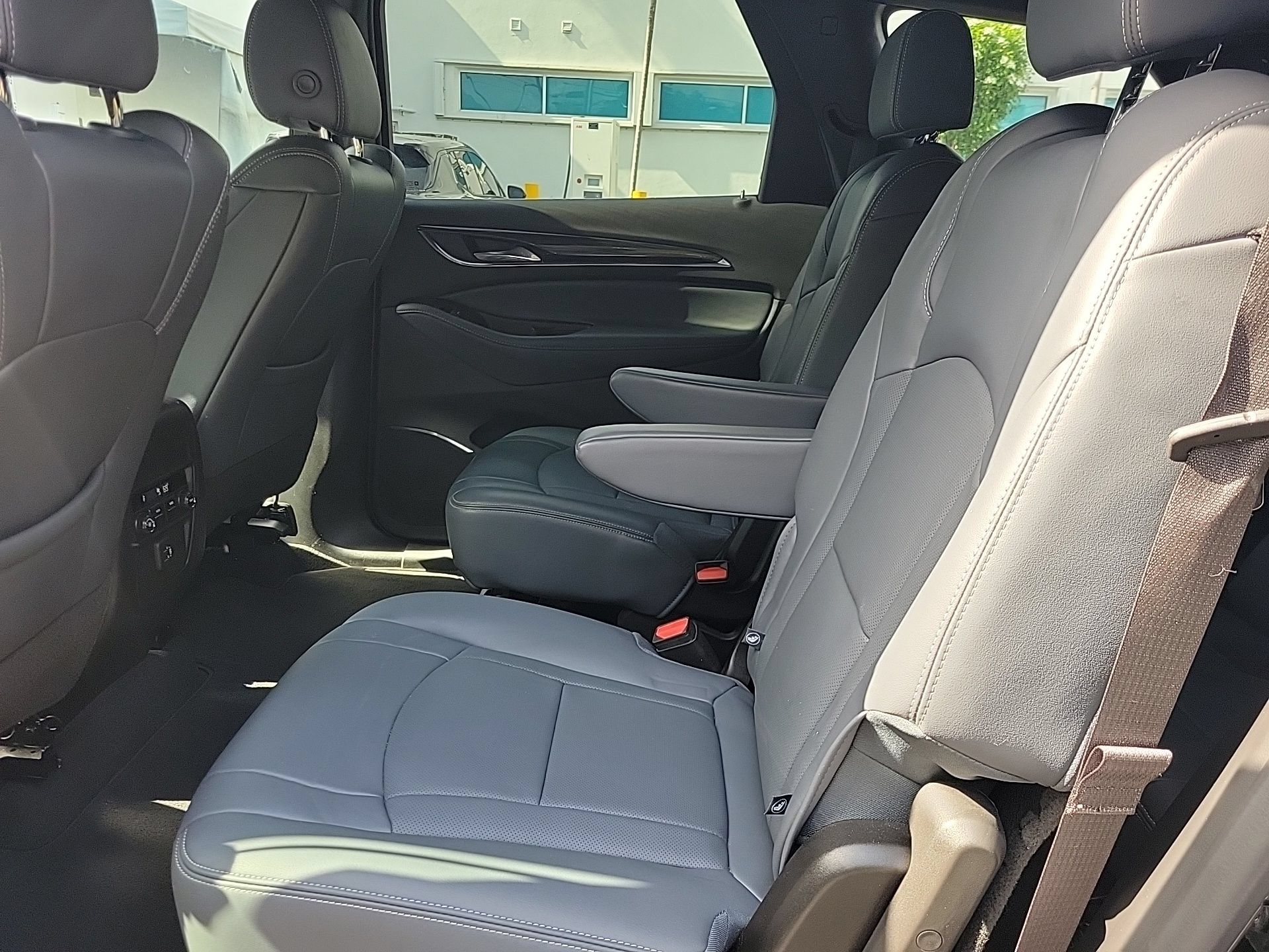 Used 2024 Buick Enclave Essence w/ Sport Touring Edition FWD image 18