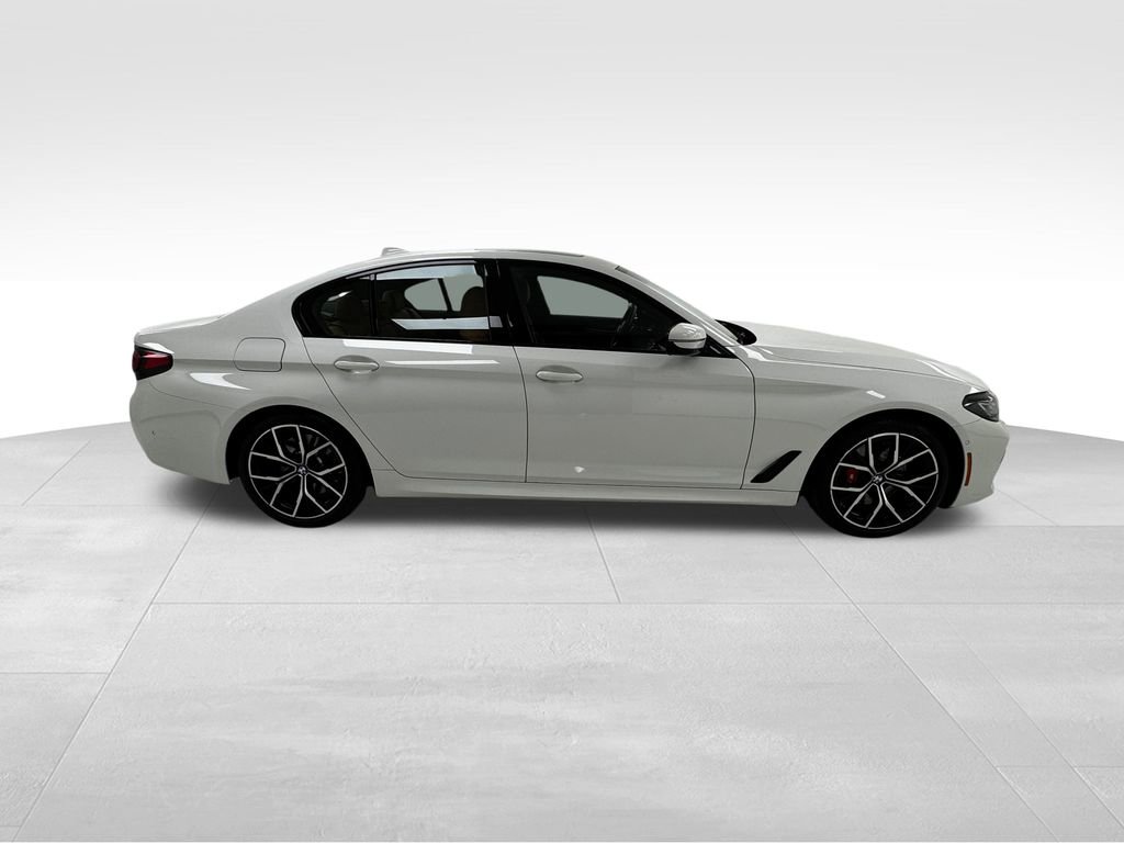 Used 2022 BMW 530i xDrive w/ M Sport Package image 8