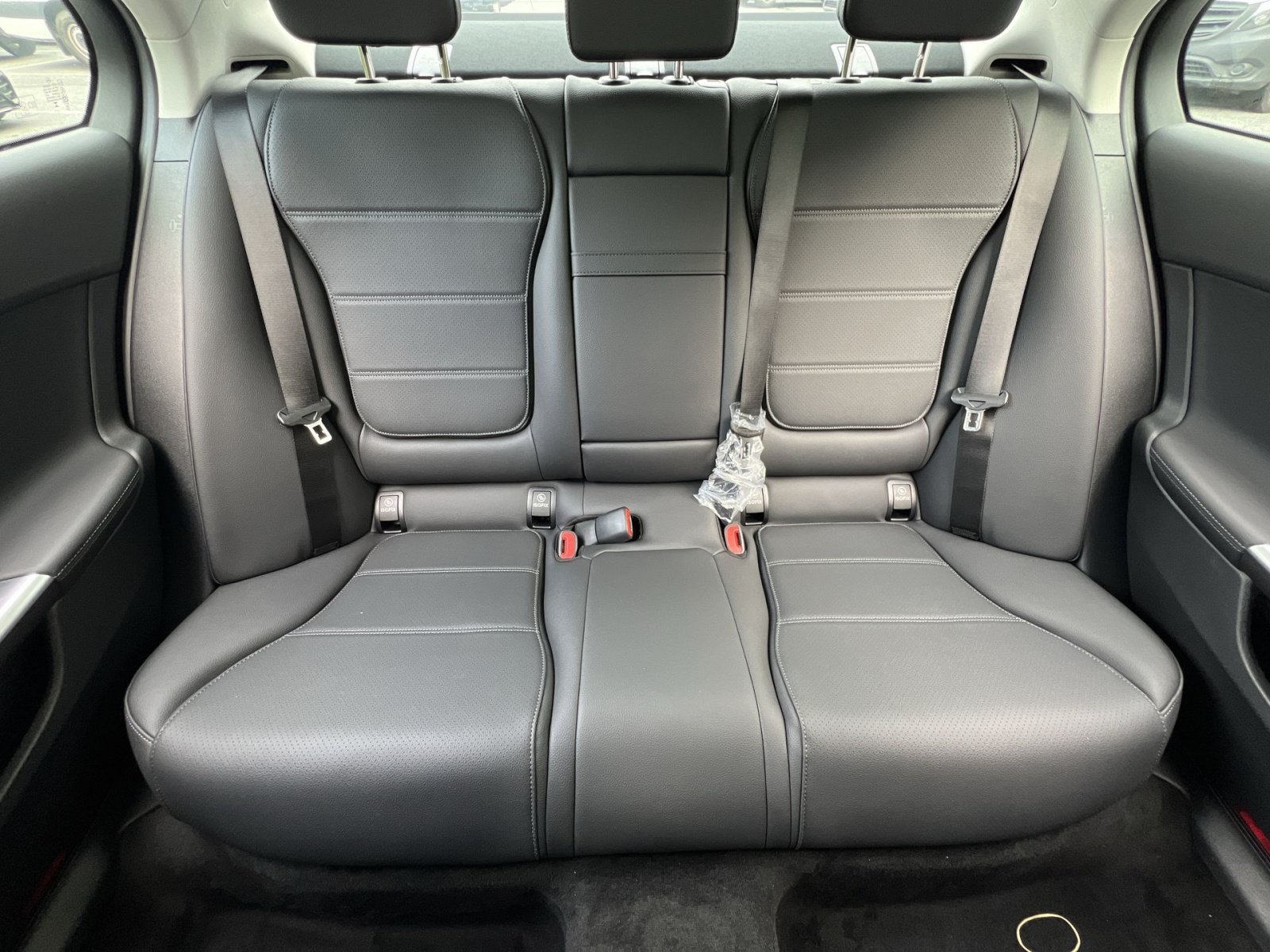 New 2026 Mercedes-Benz C 300 4MATIC Sedan image 15