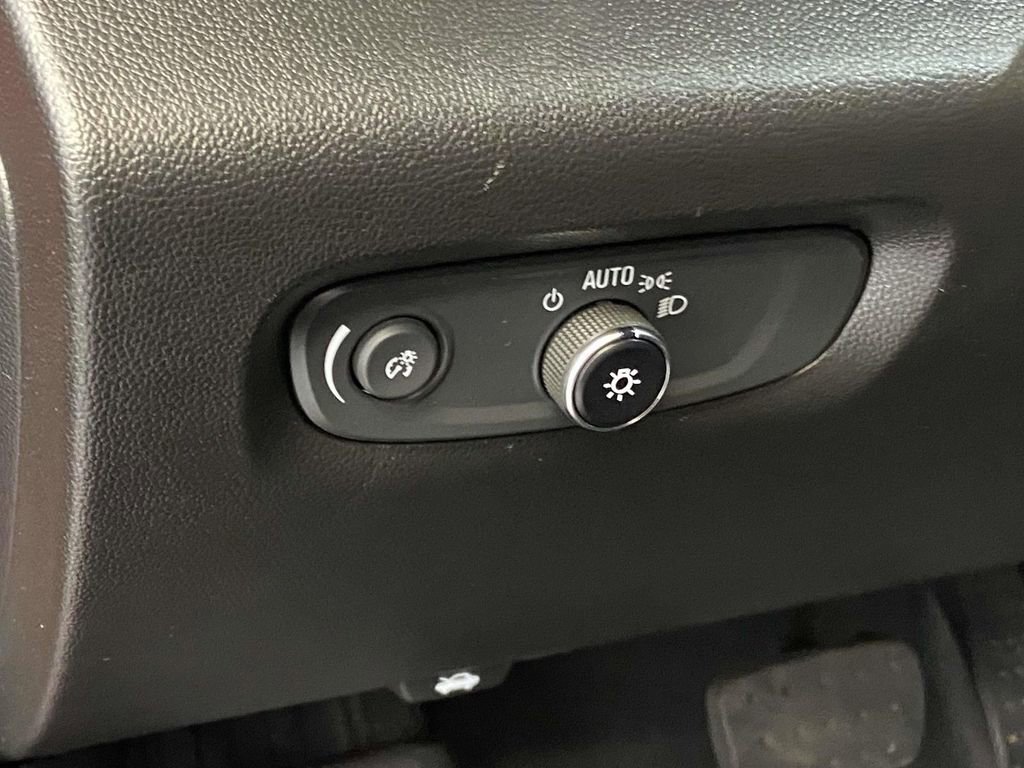 Used 2023 Chevrolet Traverse RS image 20