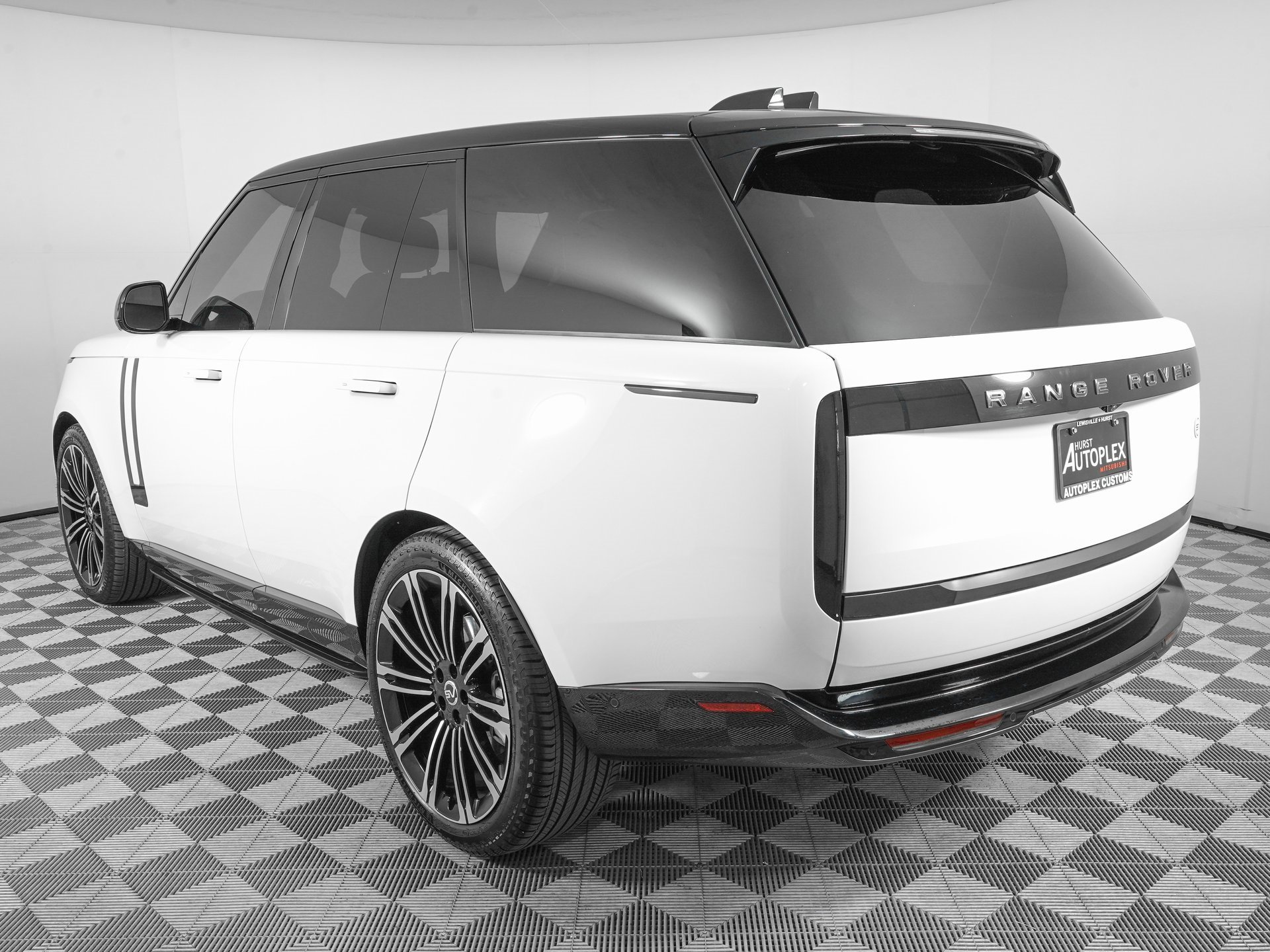 Used 2023 Land Rover Range Rover SE image 7
