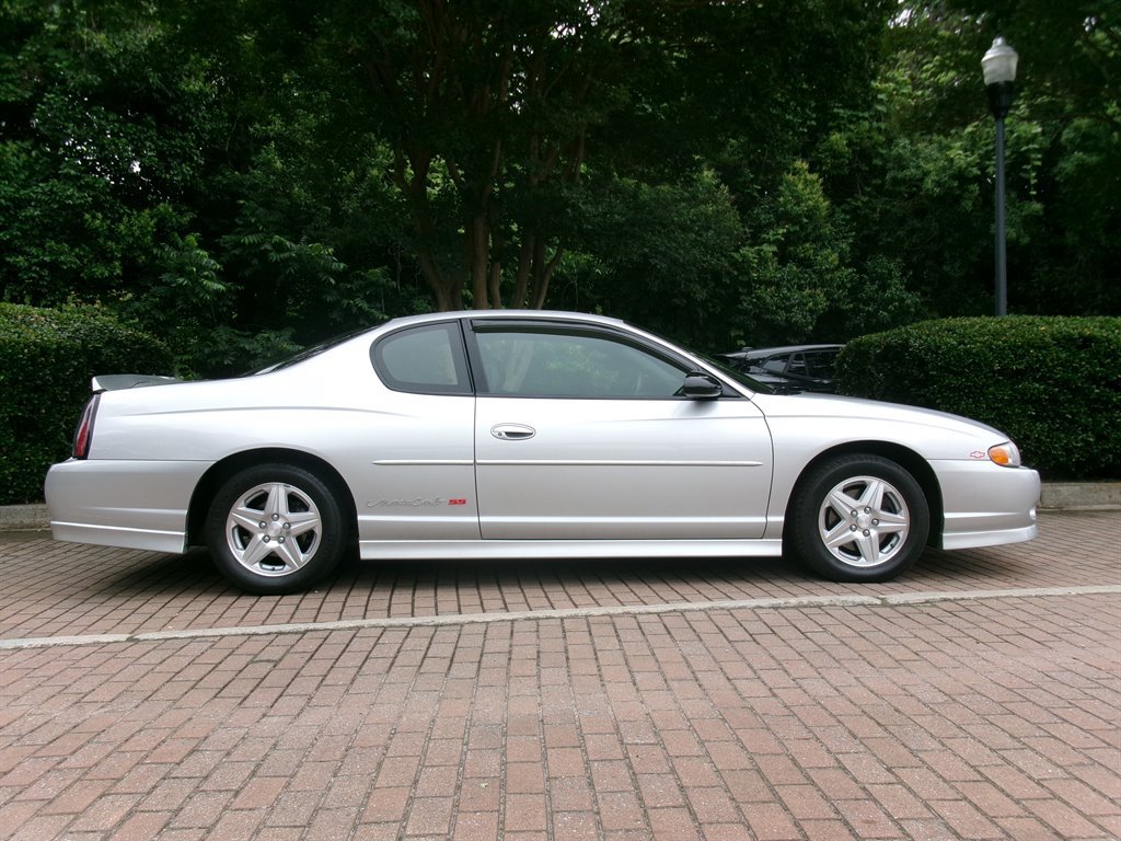 Used 2001 Chevrolet Monte Carlo SS w/ High Sport Appearance Pkg FWD image 4